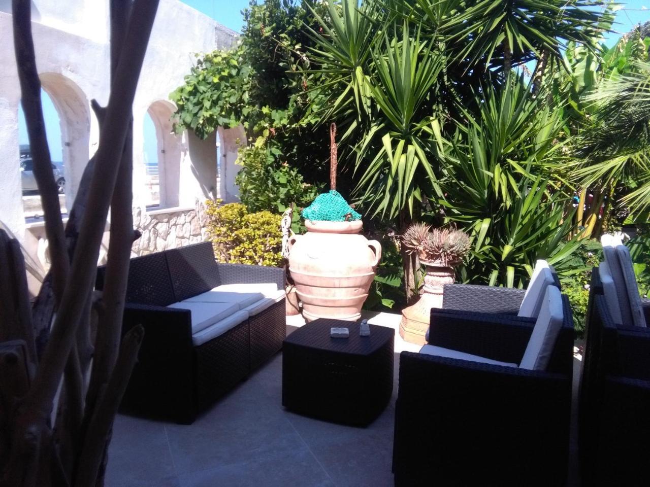 Hotel Villa A Mare 罗迪-加尔加尼科 外观 照片